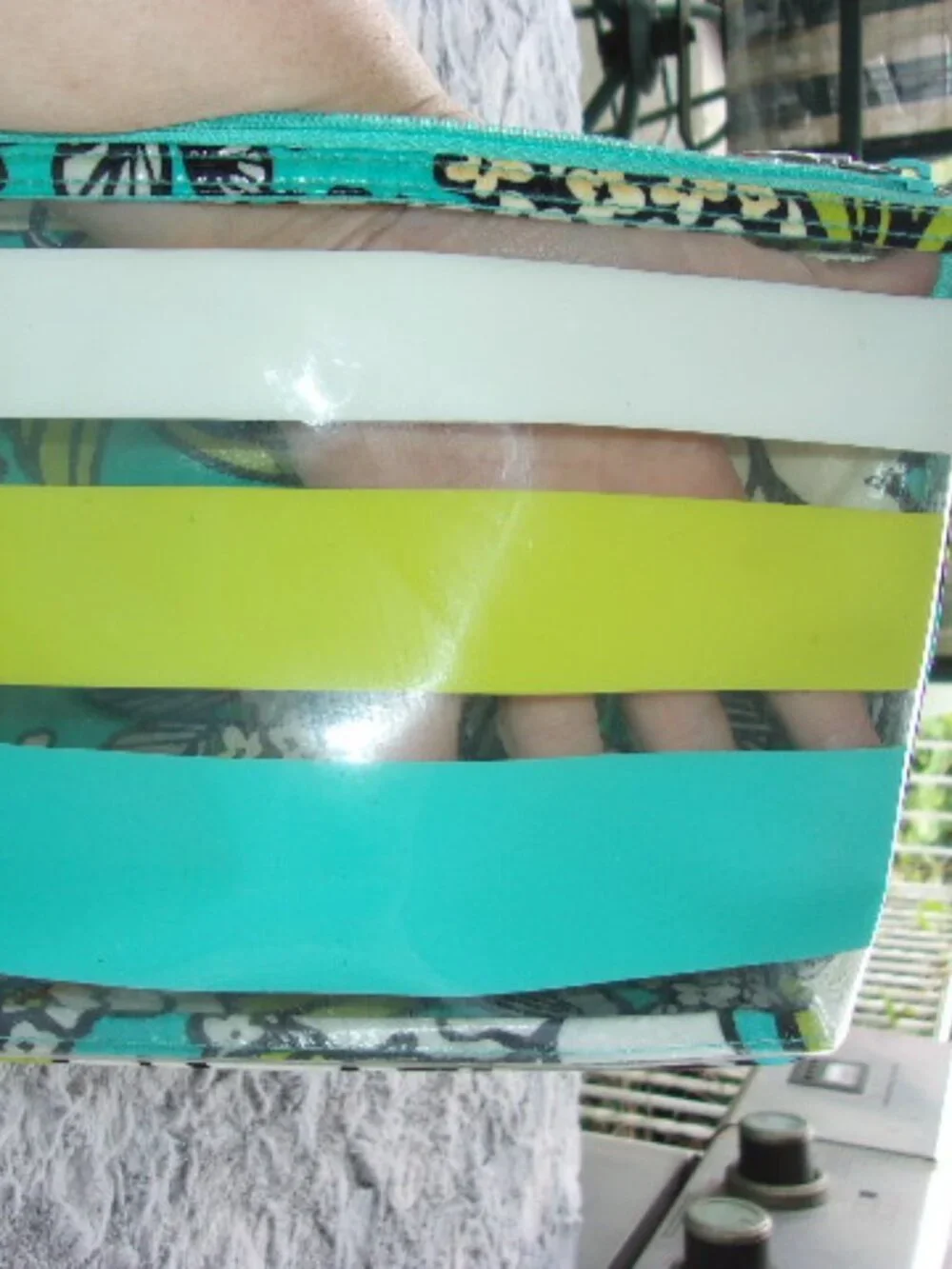 E-288 VERA BRADLEY CLEAR COLORFUL POUCH/COSMETIC/BEACH TOTE (BAG)